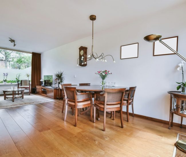 lovely-dining-room-with-wooden-furniture